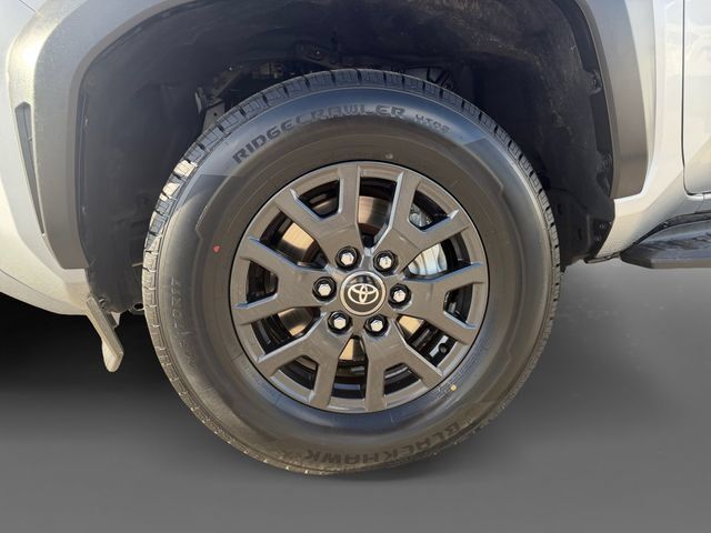 Certified 2025 Toyota 4Runner SR5 AWD/4WD image 12
