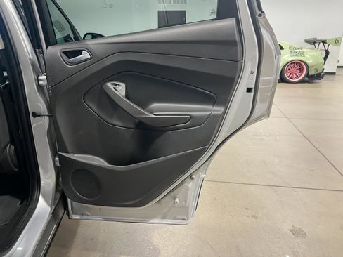 Used 2017 Ford Escape SE AWD/4WD image 35