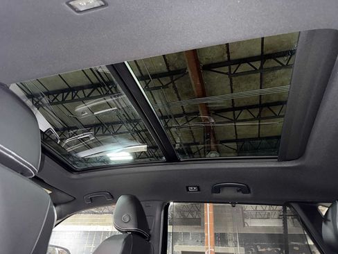 Used 2026 Volkswagen Atlas Cross Sport SE w/ Panoramic Sunroof Package AWD/4WD image 24