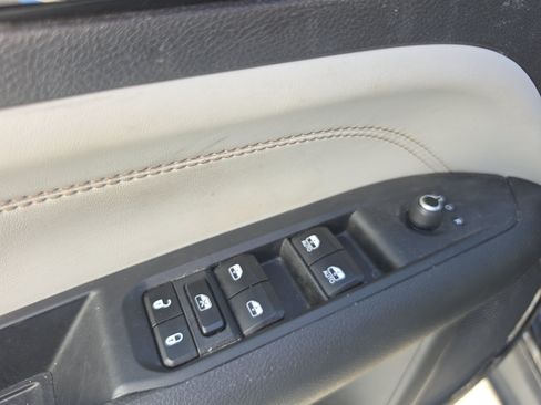 Used 2025 Jeep Compass Limited AWD/4WD image 17