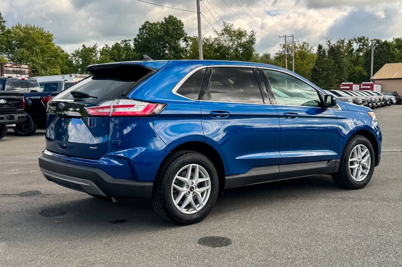Used 2024 Ford Edge SEL w/ Convenience Package AWD/4WD image 3