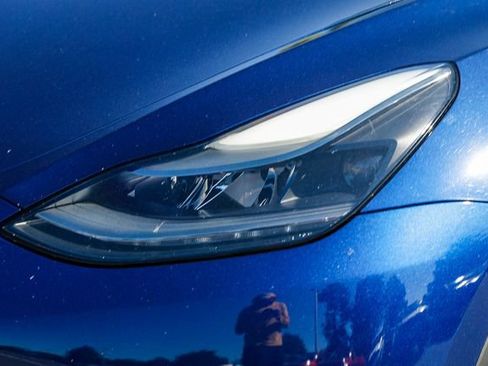 Used 2022 Tesla Model Y Performance AWD/4WD image 8