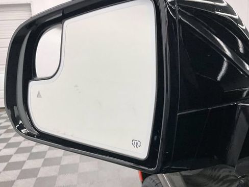 Used 2022 Jeep Wagoneer Series II AWD/4WD image 40