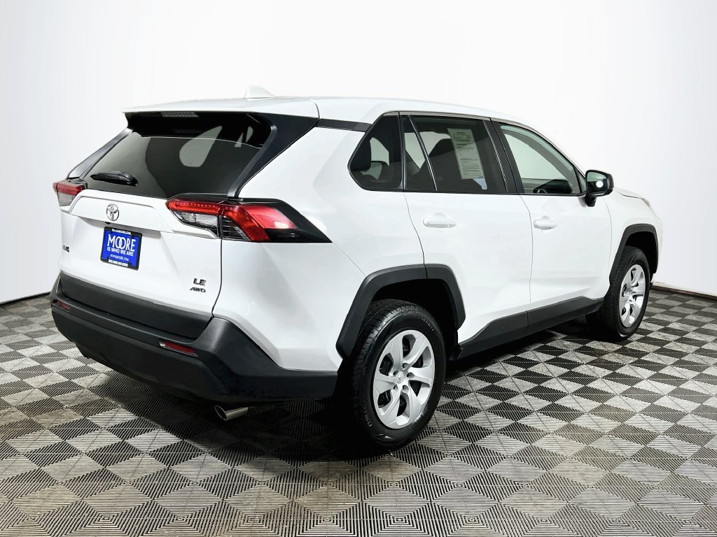 Used 2024 Toyota RAV4 LE AWD/4WD image 7