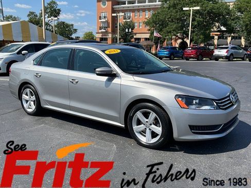Used 2013 Volkswagen Passat 2.5 SE FWD image 1
