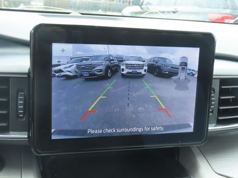 Used 2023 Ford Explorer XLT w/ Equipment Group 202A RWD image 33