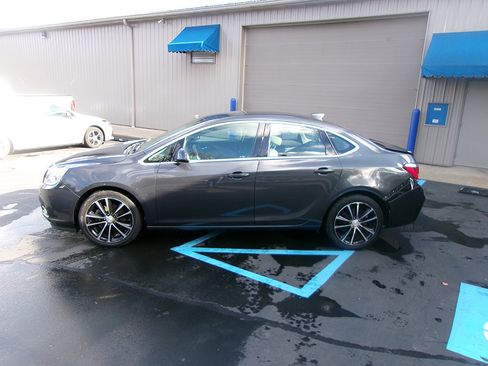 Used 2017 Buick Verano Sport Touring image 5
