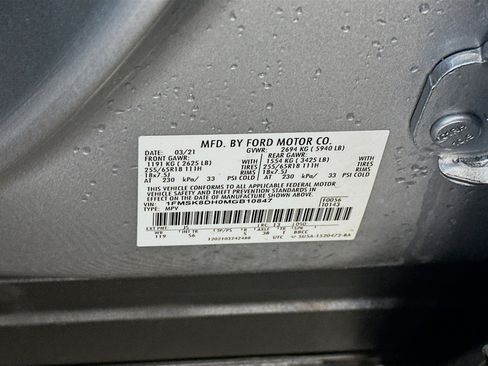 Used 2021 Ford Explorer XLT w/ Equipment Group 202A AWD/4WD image 12