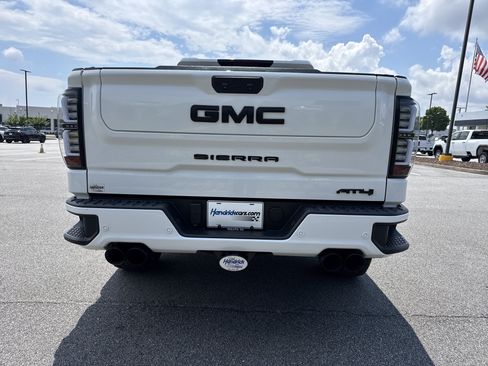 Used 2023 GMC Sierra 1500 AT4 w/ AT4 Premium Package AWD/4WD image 9