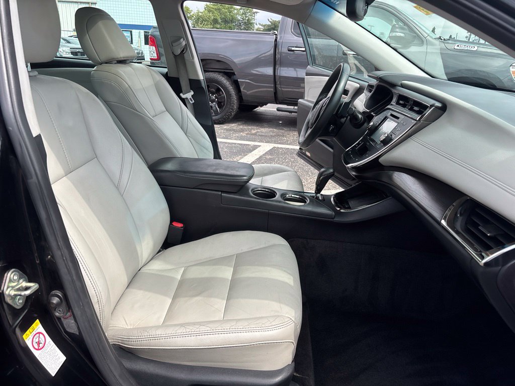 Used 2016 Toyota Avalon XLE Premium FWD image 38