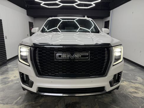 Used 2023 GMC Yukon XL Denali Ultimate image 9