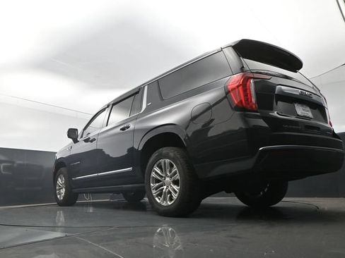 Used 2022 GMC Yukon XL SLT AWD/4WD image 23