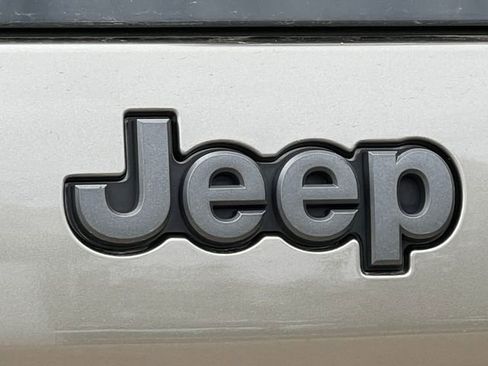 Used 2020 Jeep Cherokee Trailhawk w/ Cold Weather Group AWD/4WD image 45