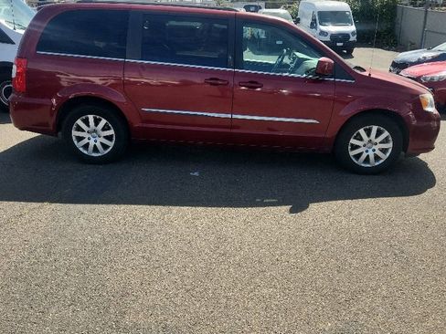 Used 2012 Chrysler Town & Country Touring w/ Entertainment Group #1 image 18