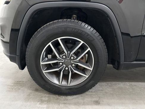 Used 2019 Jeep Grand Cherokee Limited AWD/4WD image 63