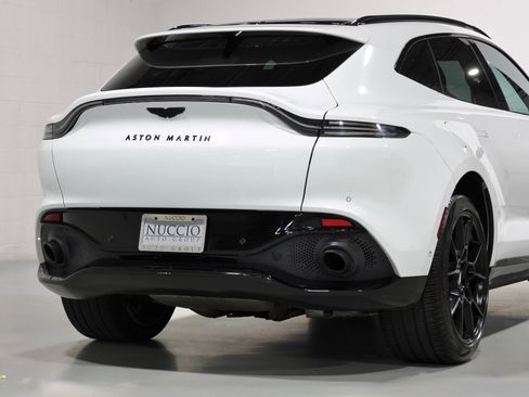 Used 2021 Aston Martin DBX AWD/4WD image 36