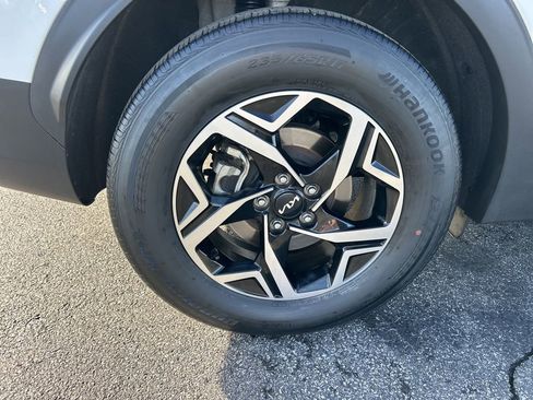 Used 2024 Kia Sportage LX image 32