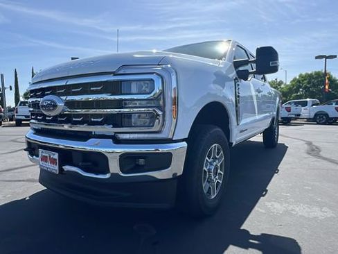 New 2025 Ford F250 Lariat w/ FX4 Off-Road Package image 10