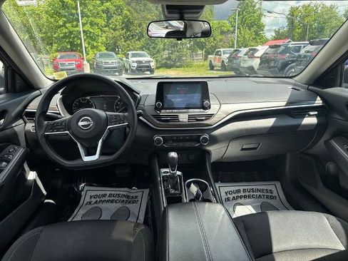 Certified 2024 Nissan Altima 2.5 SV FWD image 17