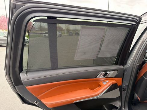 Used 2022 BMW X7 M50i image 20