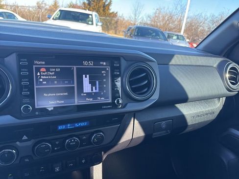 Used 2023 Toyota Tacoma TRD Sport image 11