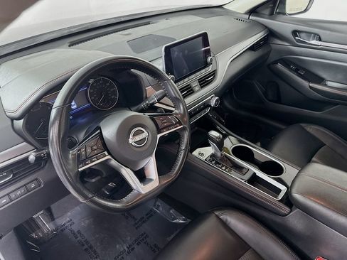 Used 2024 Nissan Altima 2.5 SR FWD image 15