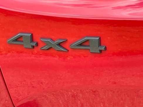 Used 2017 Jeep Renegade Trailhawk w/ Premium Trailhawk Package AWD/4WD image 22