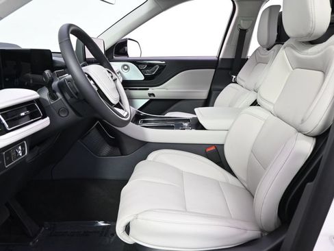 New 2026 Lincoln Aviator Reserve AWD/4WD image 13
