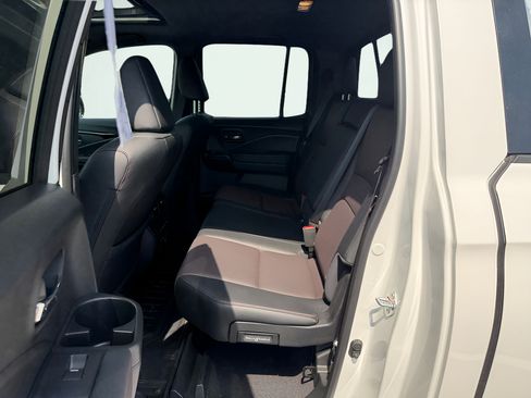 Used 2025 Honda Ridgeline Black Edition image 25