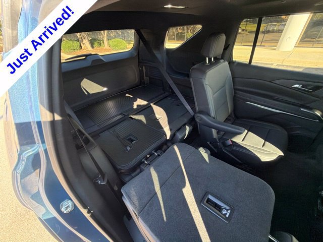 Used 2025 Chevrolet Traverse LT w/ Sun and Wheel Package FWD image 37
