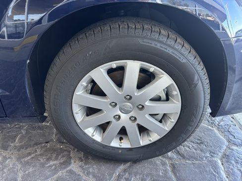 Used 2012 Chrysler Town & Country Touring-L w/ Entertainment Group #2 FWD image 22