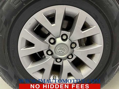 Used 2017 Toyota Tacoma SR5 image 9