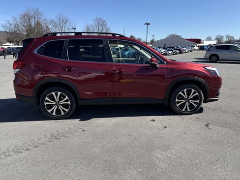 Used 2024 Subaru Forester Limited w/ Convenience Package image 2