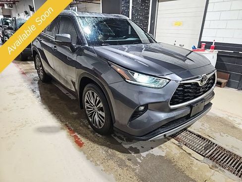 Used 2021 Toyota Highlander Platinum AWD/4WD image 5