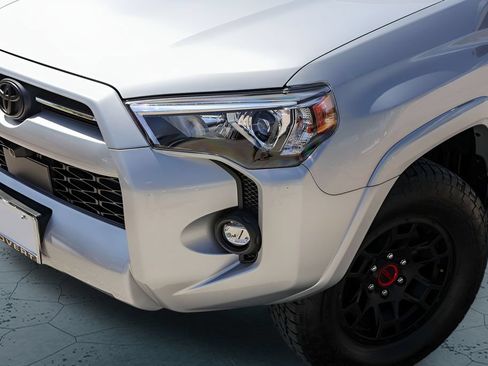 Used 2024 Toyota 4Runner SR5 Premium w/ Moonroof Package AWD/4WD image 2