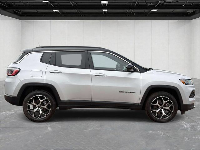 Certified 2025 Jeep Compass Limited AWD/4WD image 4