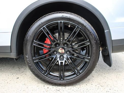 Used 2016 Porsche Cayenne AWD/4WD image 11
