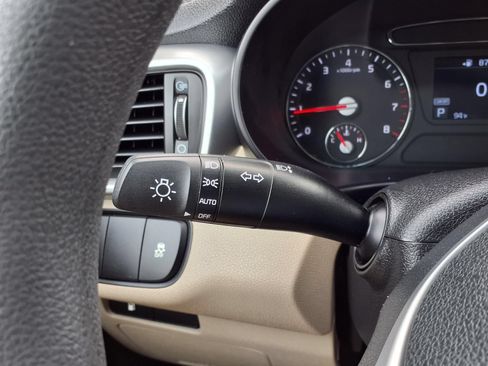 Used 2019 Kia Sorento FWD image 16