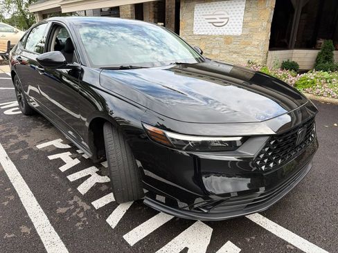 Used 2025 Honda Accord SE image 4
