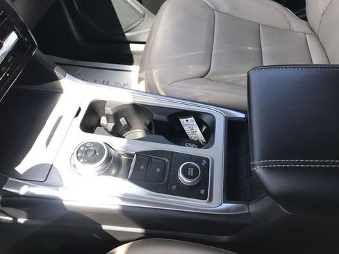 Used 2023 Ford Explorer Limited AWD/4WD image 21