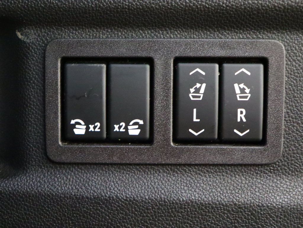 Used 2023 GMC Yukon AT4 w/ LPO, Floor Liner Package AWD/4WD image 19