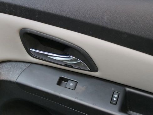 Used 2015 Chevrolet Cruze LT FWD image 9