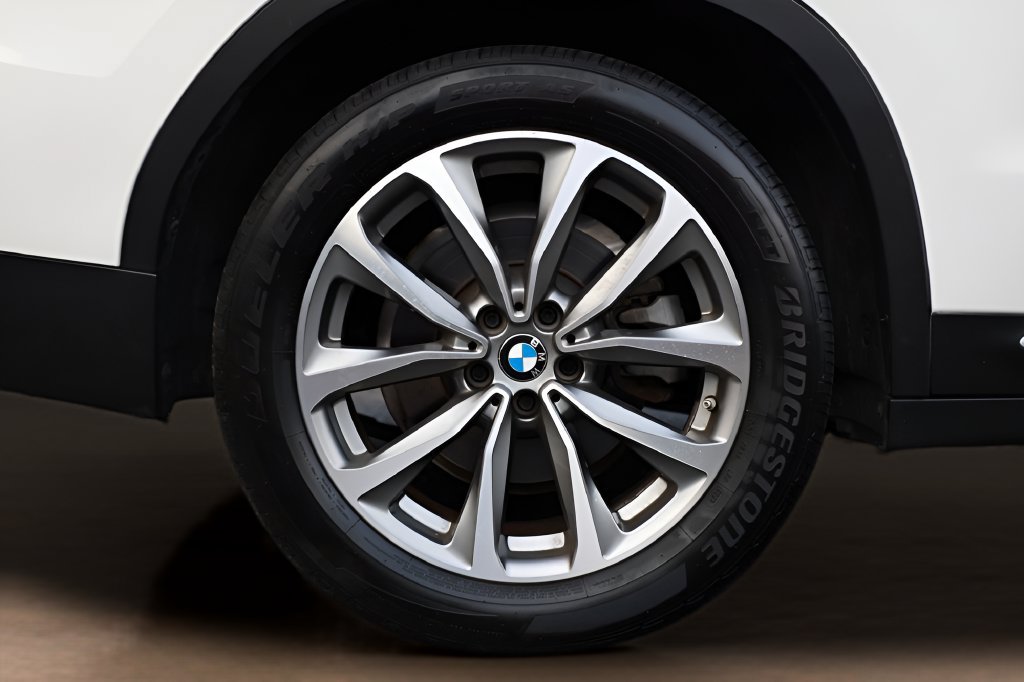 Used 2019 BMW X3 sDrive30i w/ Convenience Package RWD image 16