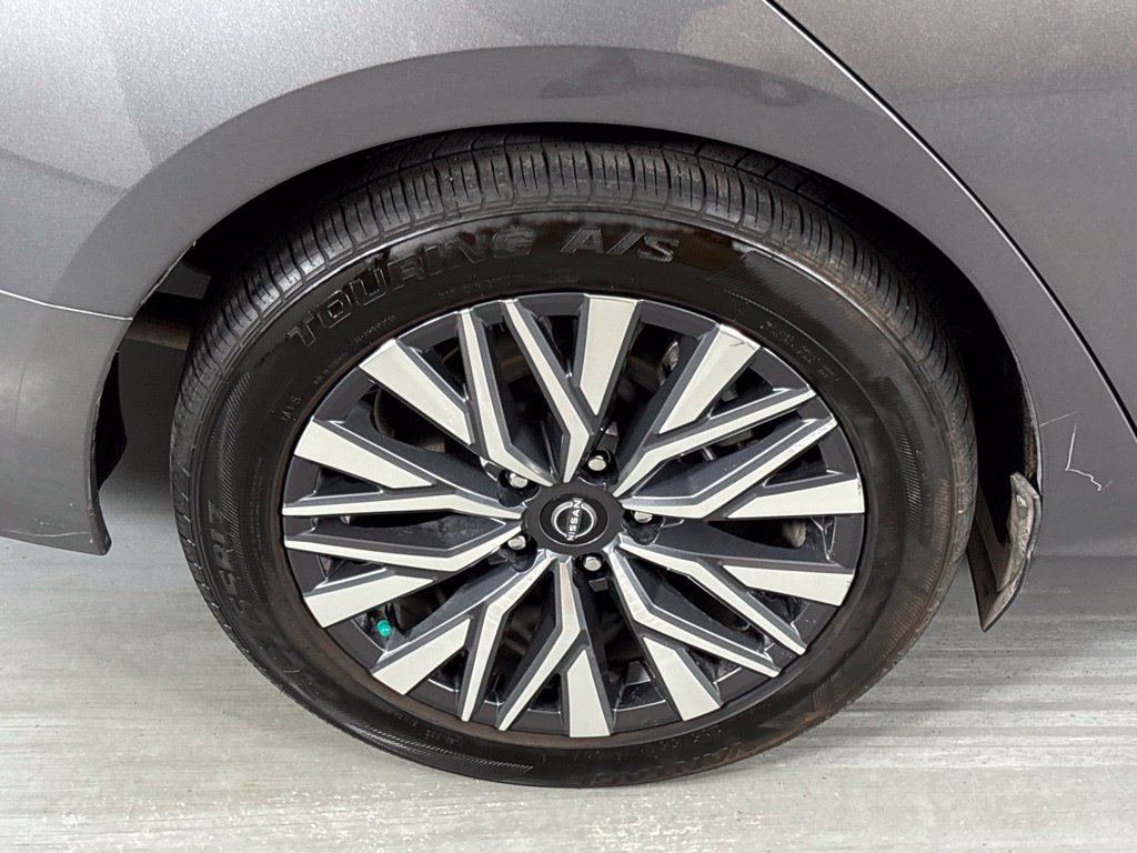 Used 2024 Nissan Altima 2.5 SV FWD image 10