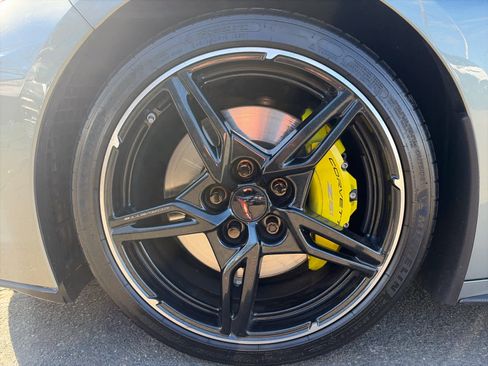 Used 2022 Chevrolet Corvette Stingray Premium Cpe w/ Z51 Performance Package image 26