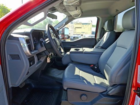 New 2025 Ford F550 4x4 Regular Cab Super Duty image 10