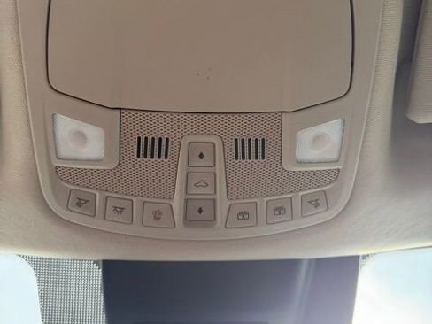 Used 2021 Ford Expedition XLT image 17