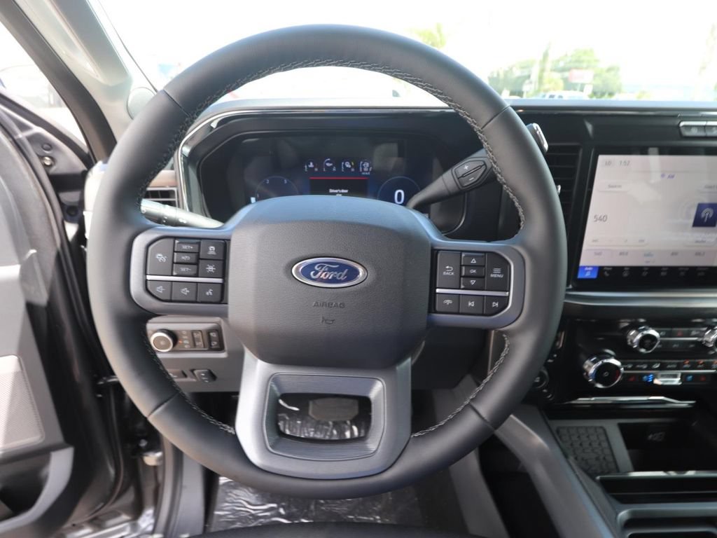 New 2026 Ford F250 Lariat w/ Black Appearance Package AWD/4WD image 18