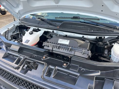 Used 2019 Chevrolet Express 2500 w/ Driver Convenience Package image 15