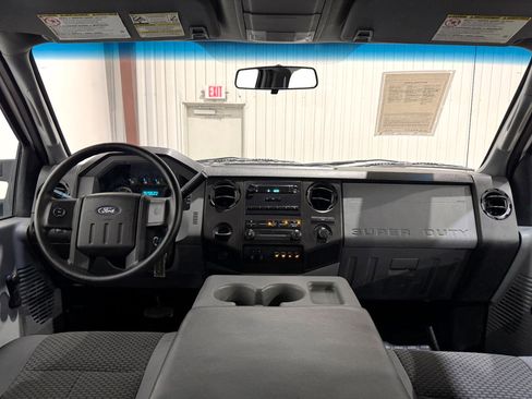 Used 2016 Ford F550 2WD Crew Cab Super Duty image 18